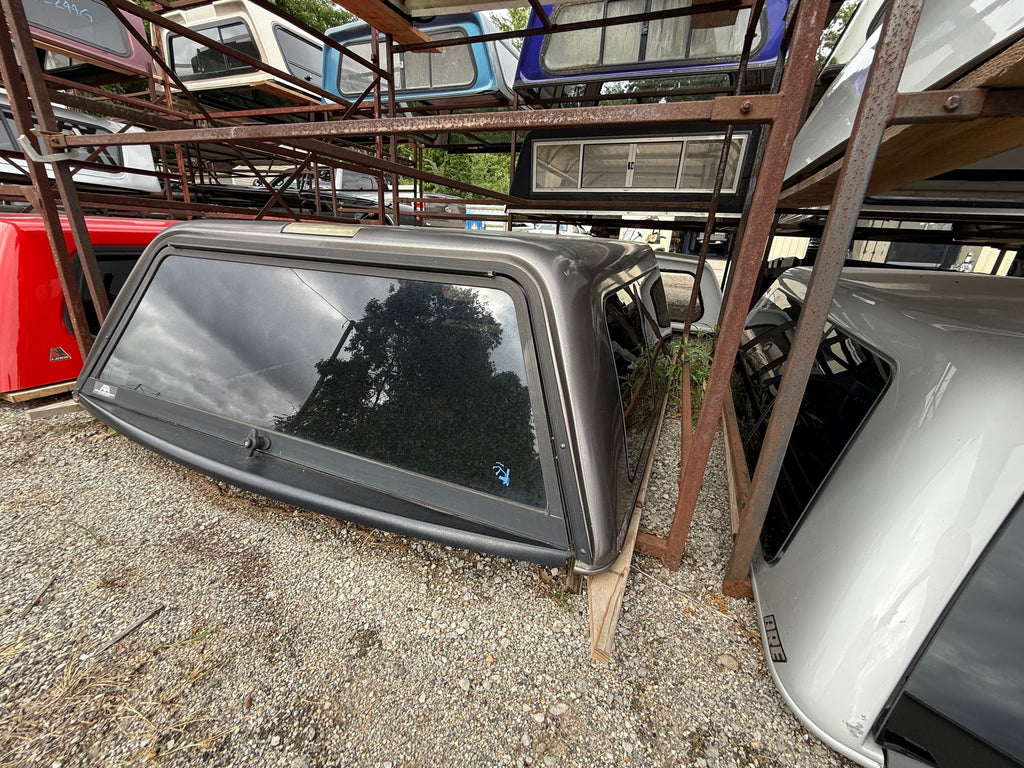 Used Dodge Ram Quad Cab 6.4  Short Bed fiberglass truck cap topper fits 2009-2018 LOCATION: A-4-1  CODE: CL082025nmc