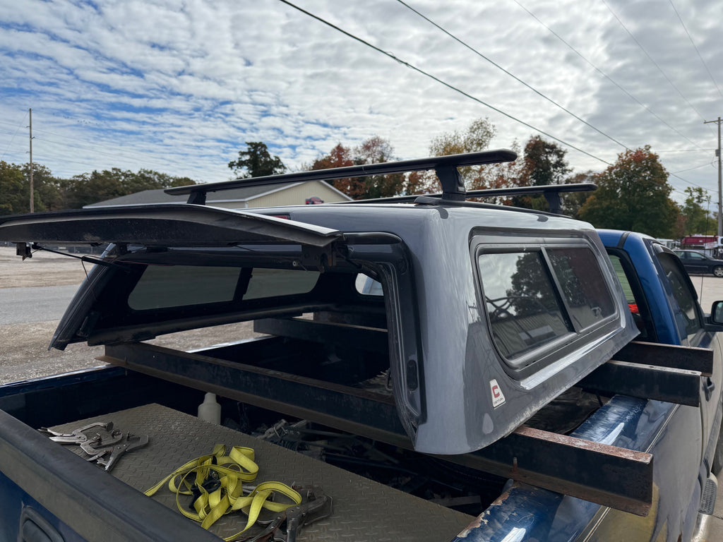 Ford Ranger Extra Short Box SSB 1999-2012 Fiberglass Truck Cap Silver CODE: CL1015-25a  Location: A-1-2