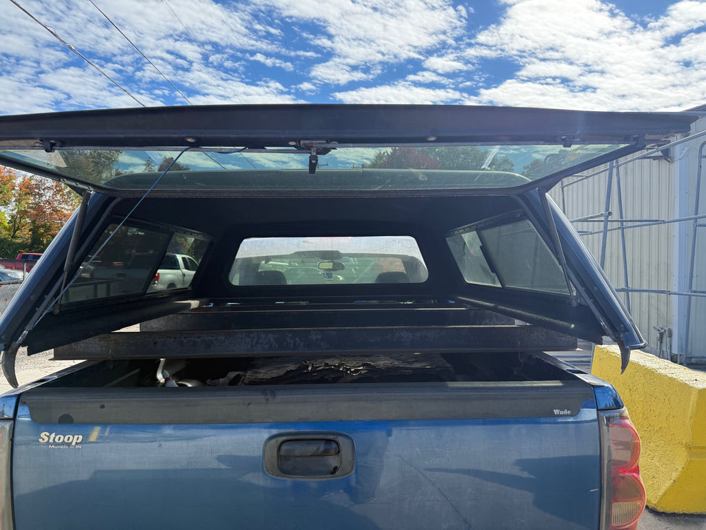 Used Chevy Silverado / GMC Sierra 2014-2018 1500 XC 6.5' short bed used topper LOCATION: A-4-1 Code: CL1015-25b