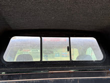 Load image into Gallery viewer, Used Ford F150 5.5&#39; extra short Box 2004-2008 Fiberglass Lid UA Black color Code: CL2510-17a Location: B-5-2