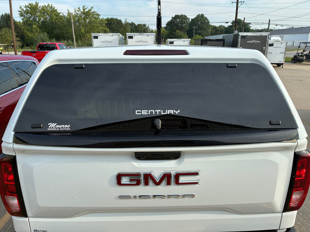 Used Chevy Silverado 2019-2025 6.5' short bed used topper LOCATION: N-3-1 CODE: CMK