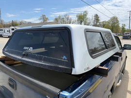 Used Chevy Silverado 2019-2025 5.5' extra short bed used topper LOCATION: N-2-2 CODE: CL2605-07