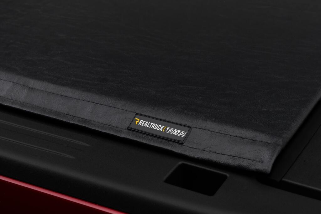 TX_Deuce_Dodge-Ram_2019_Details_04Badge_RT.jpg