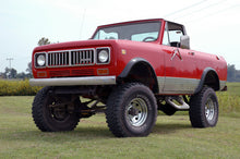Load image into Gallery viewer, international-lift-kit_820n2-installed.jpg