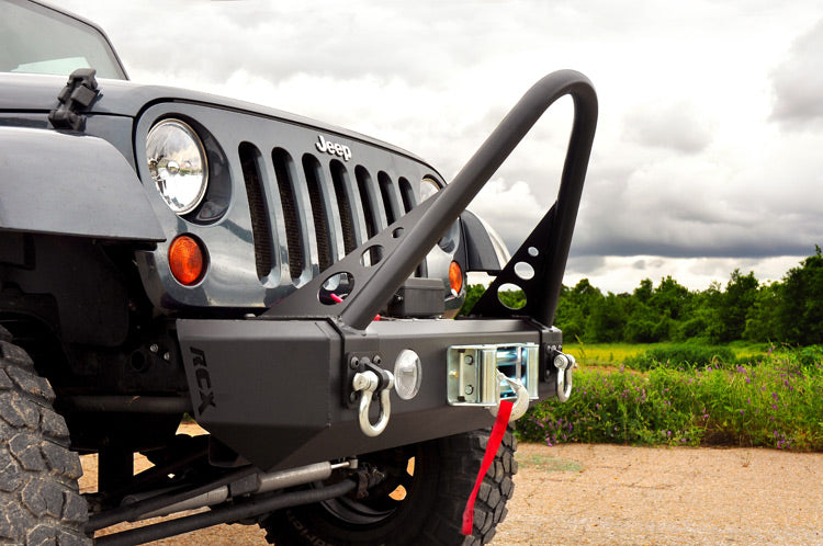 jeep-jk-stubby-winch-bumper_1054-stinger-installed.jpg